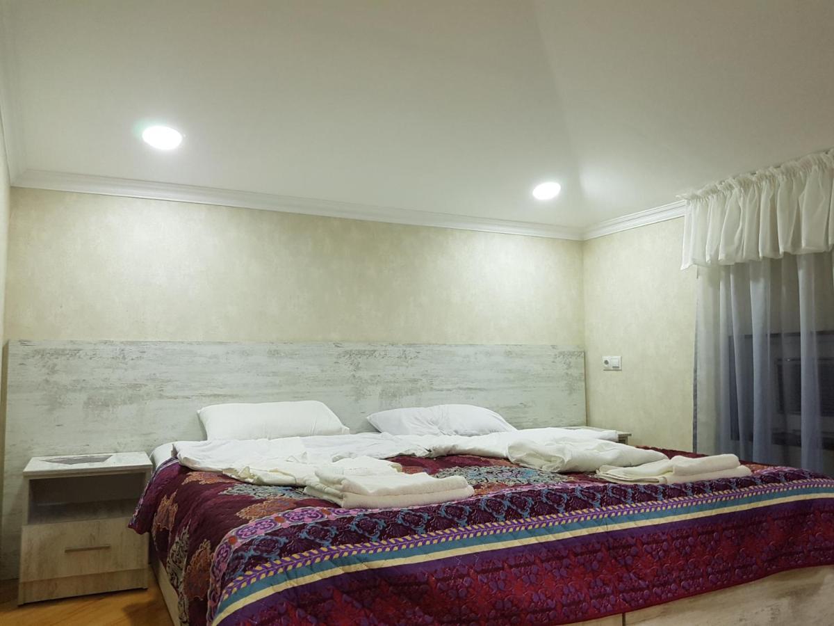 Guest House 15A Kutaisi Eksteriør billede