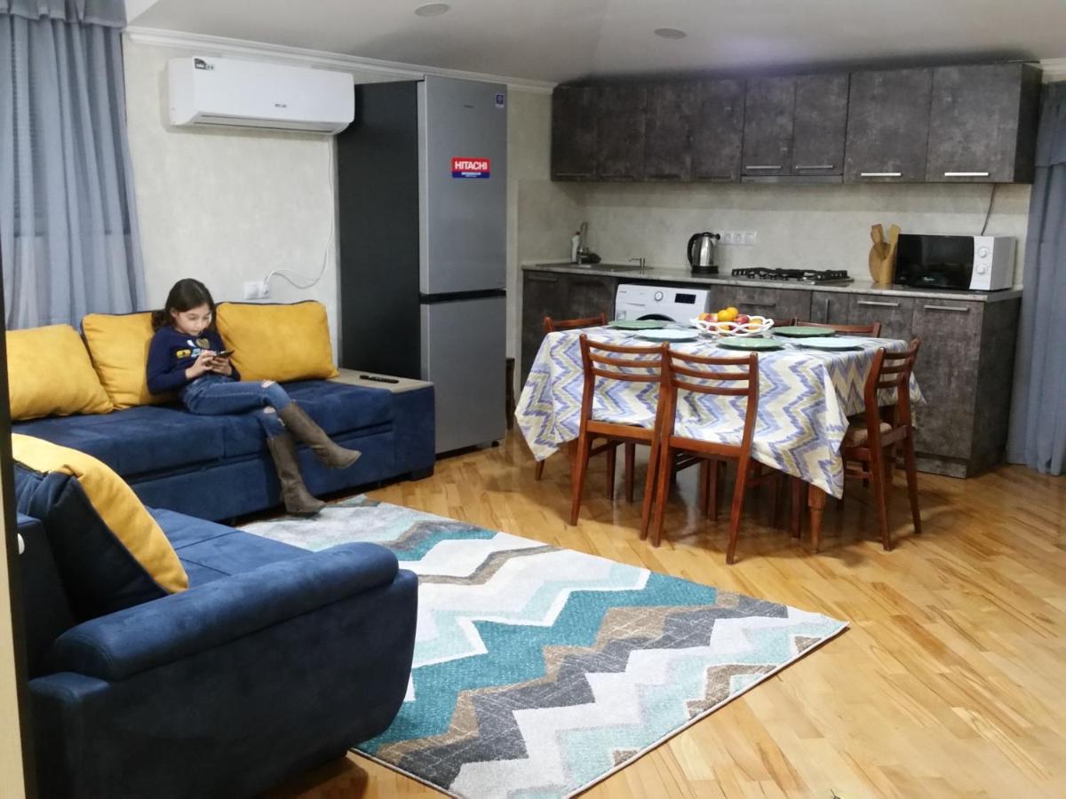 Guest House 15A Kutaisi Eksteriør billede