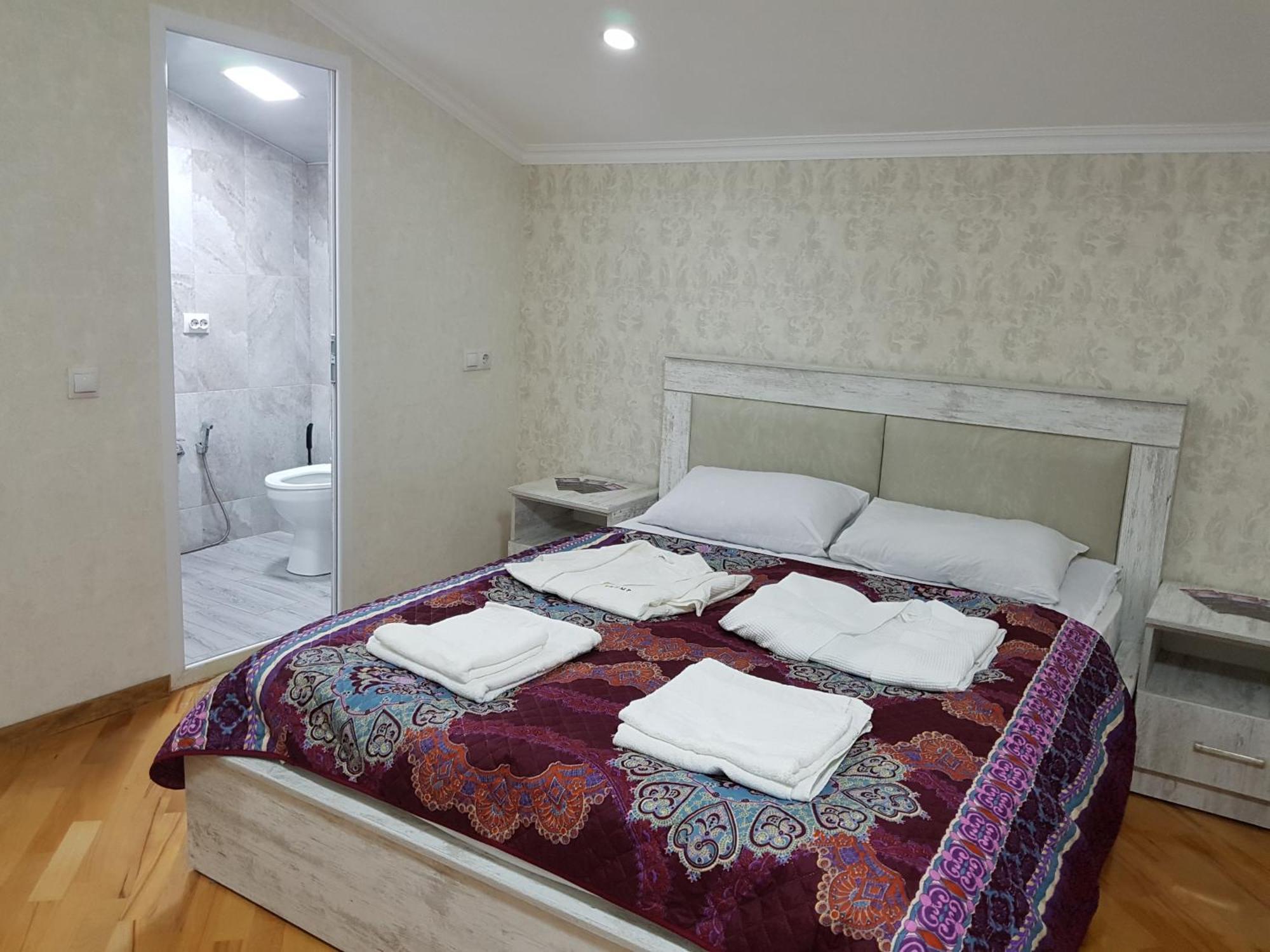 Guest House 15A Kutaisi Eksteriør billede