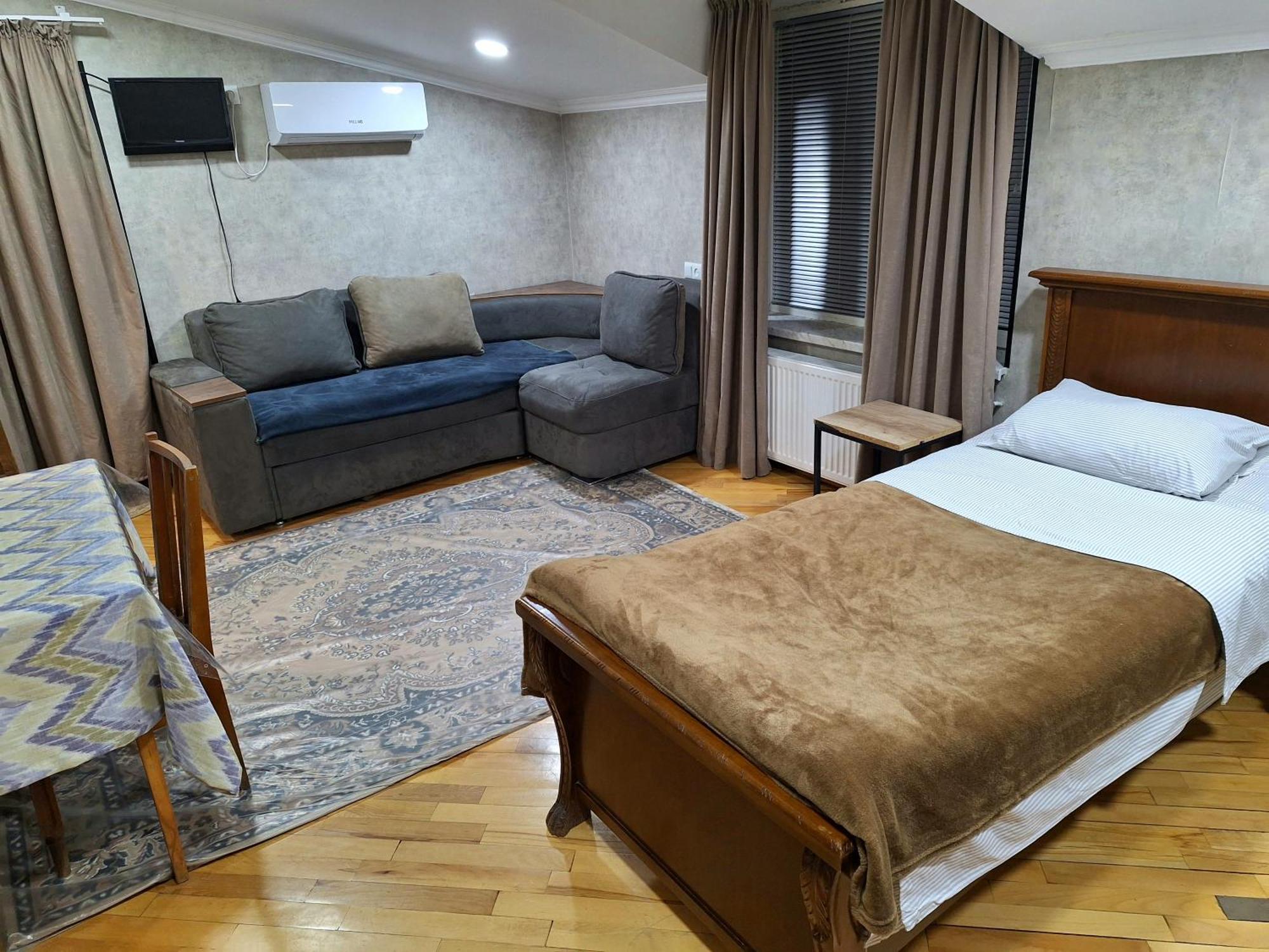 Guest House 15A Kutaisi Eksteriør billede