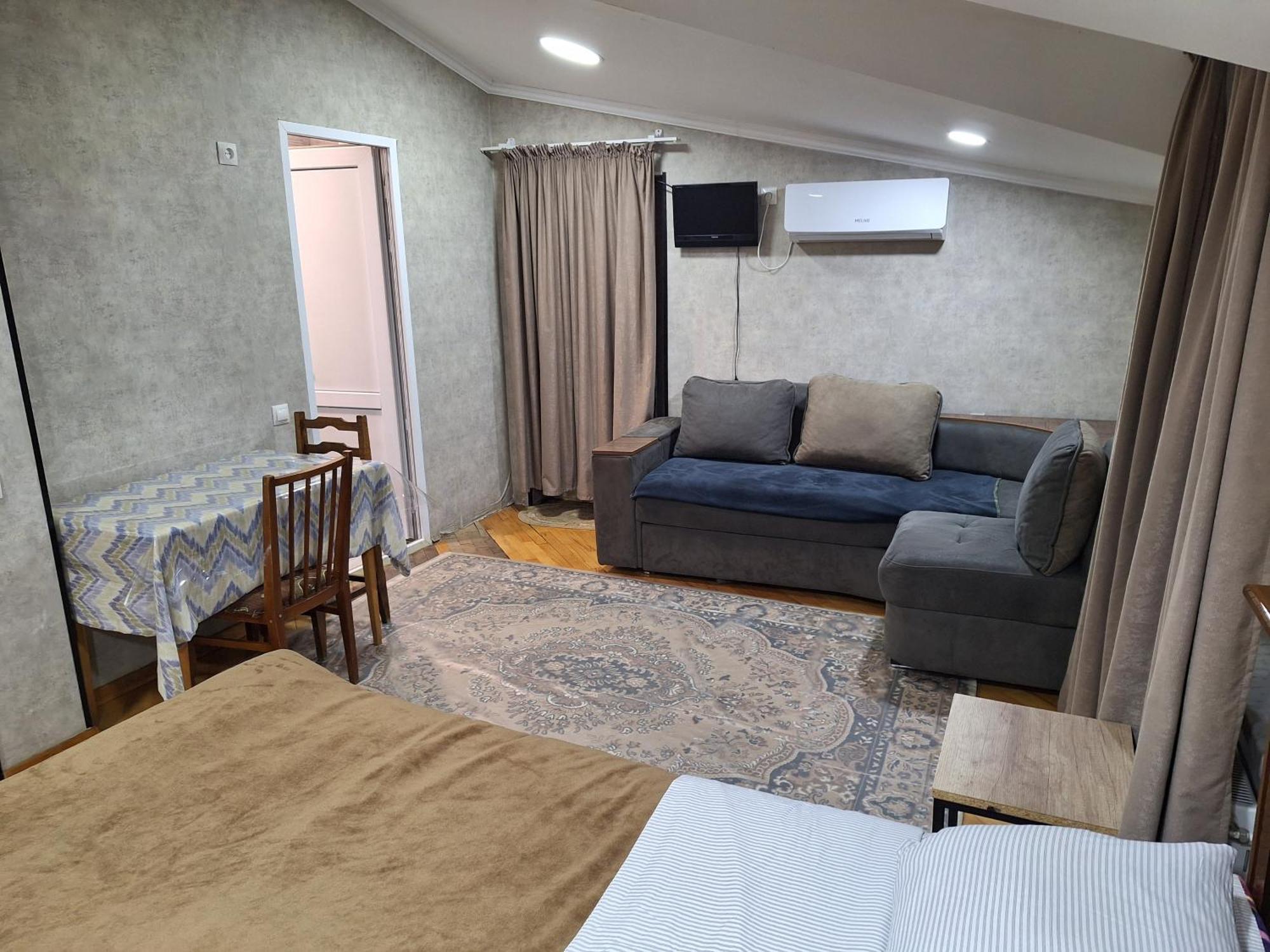 Guest House 15A Kutaisi Eksteriør billede