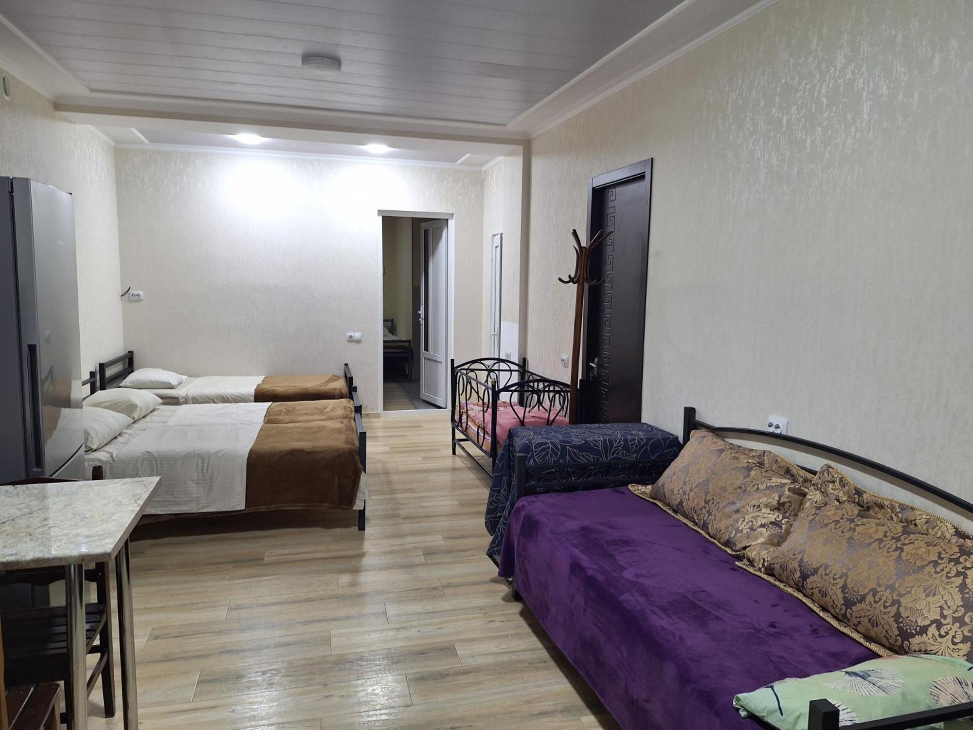 Guest House 15A Kutaisi Eksteriør billede